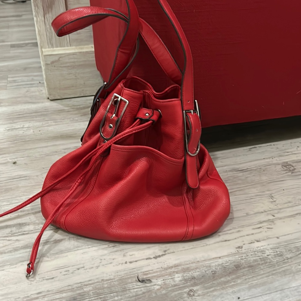 red bag - Picture 2 of 8